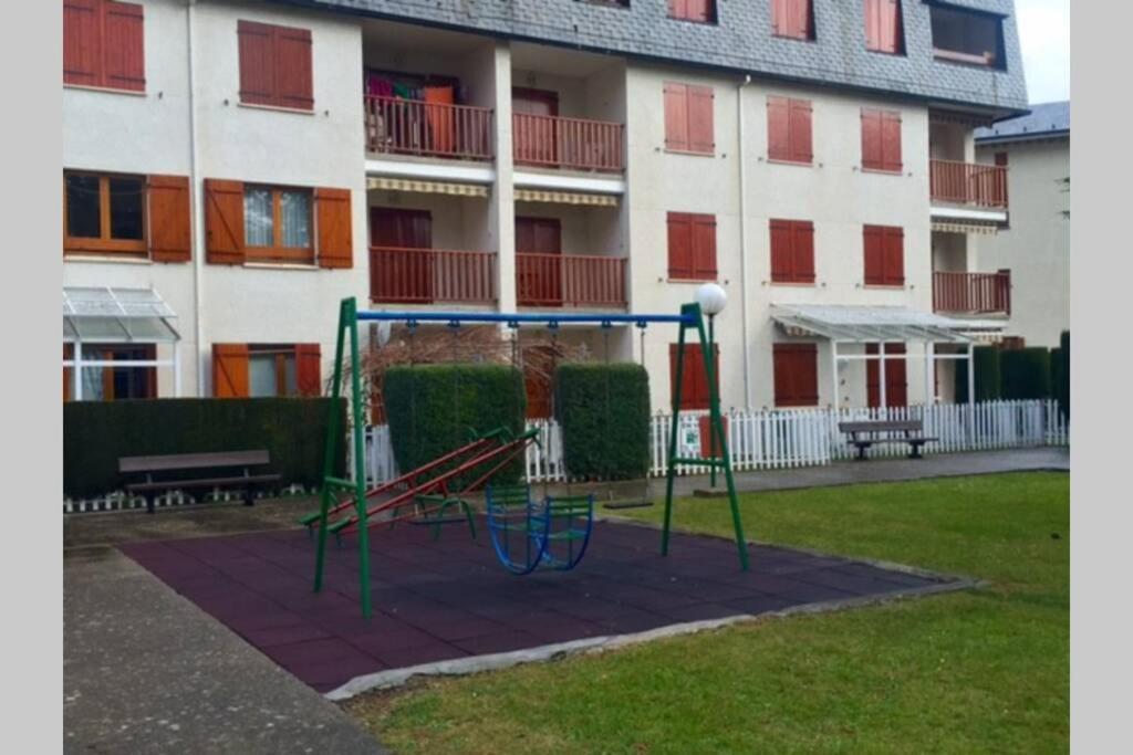 Atico En Biescas Con Piscina, Chimenea Y Garaje Apartment Bagian luar foto